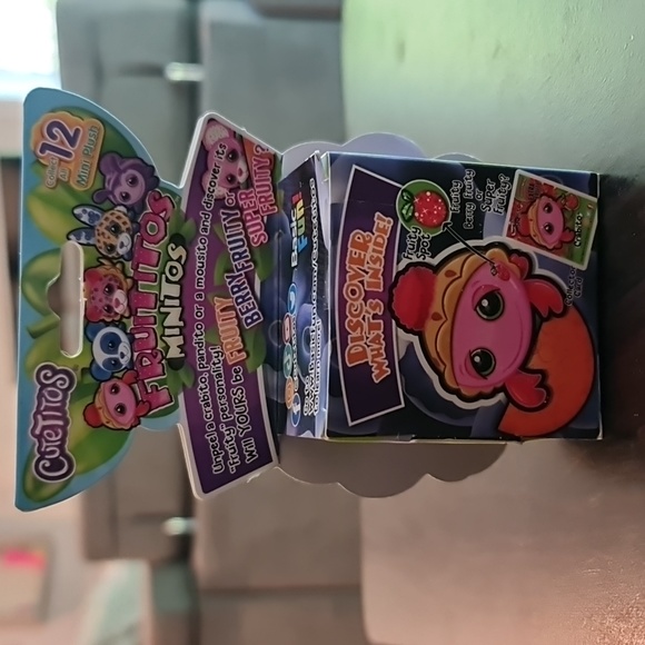 Cutetitos Fruititos Minitos Berry Scented Mystery Mini Plush NEW - Picture 3 of 4